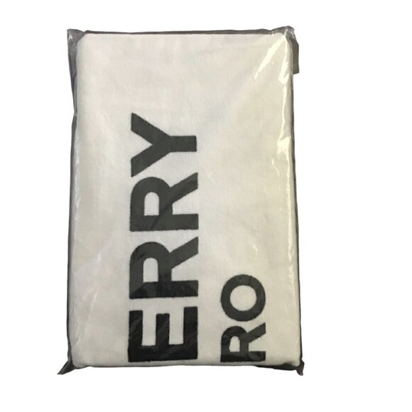 BURBERRY HERO LOGO Large Beach Bath Gym Towel GWP SEALED - Picture 2 of 6